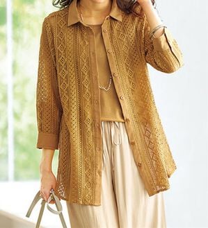 BELLUNA（ベルーナ）の「総レースデザインシャツチュニック（チュニック）」｜キャメル