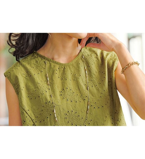 BELLUNA（ベルーナ）の「カットワーク刺しゅうノースリーブブラウス（ブラウス）」｜詳細画像