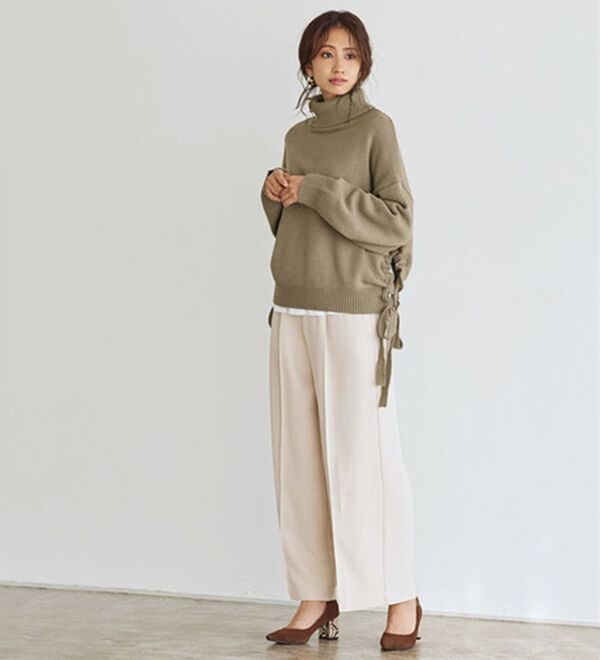 Pierrot（ピエロ）の「ゆったりサイドリボンタートルニット（ニット・セーター）」｜詳細画像