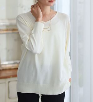 A HAPPY MARILYN（アハッピーマリリン）の「【Ｌ～８Ｌ】Ｒｉｎ フィット感軽減！Ｔシャツ感覚もっちりやわらかＶネックニット（ニット・セーター）」｜オフ