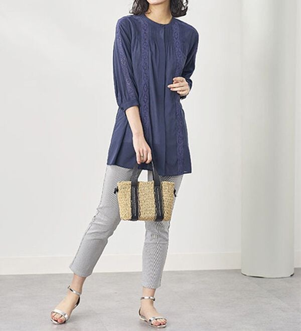 BELLUNA（ベルーナ）の「シアー素材マーガレットレース使いチュニック（チュニック）」｜詳細画像