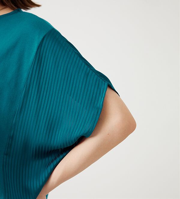 BELLUNA（ベルーナ）の「サイドシャドーストライプ切替チュニック（チュニック）」｜詳細画像