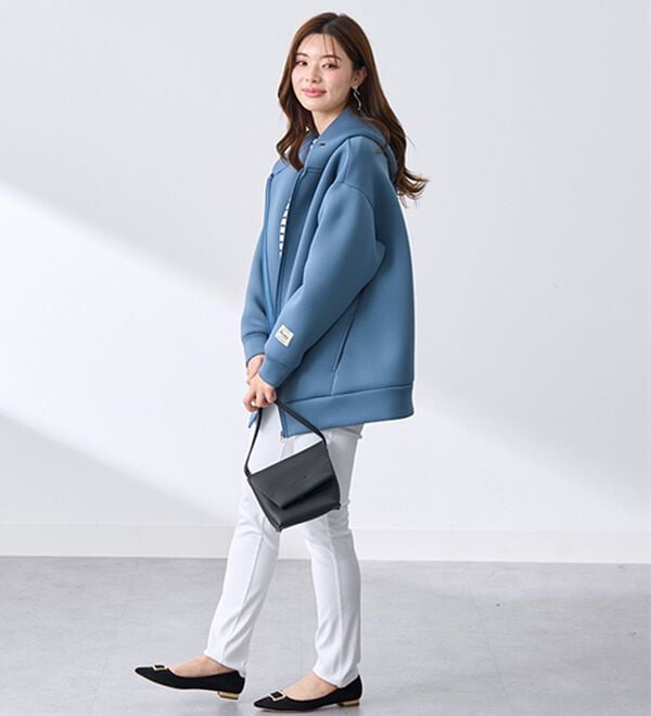 BELLUNA（ベルーナ）の「肩が疲れにくい！マシュマロ感覚ジップフーディー（ブルゾン）」｜詳細画像