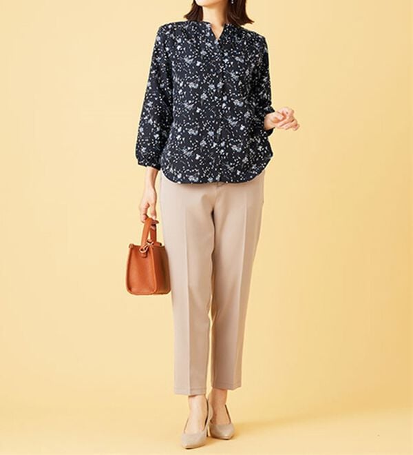 BELLUNA（ベルーナ）の「ふんわり柔らかギャザー使いブラウス（ブラウス）」｜詳細画像