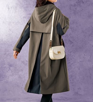 BELLUNA（ベルーナ）の「メモリー調素材配色切替デザインコート（ロングコート）」