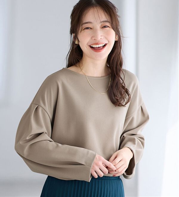 Viola e Viola（ヴィオラ エ ヴィオラ）の「【４つの機能付】楽キレイ袖タックブラウス（ブラウス）」｜詳細画像