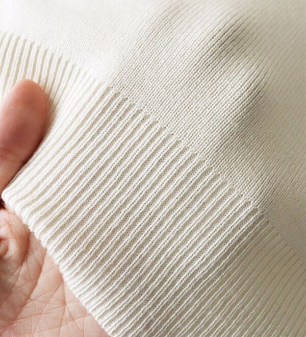 Pierrot（ピエロ）の「ゴールドボタンボリュームスリーブニット（ニット・セーター）」｜詳細画像