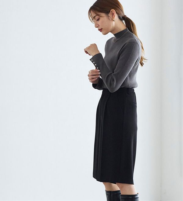 Pierrot（ピエロ）の「【選べるネック】袖ボタンリブニット（ニット・セーター）」｜詳細画像