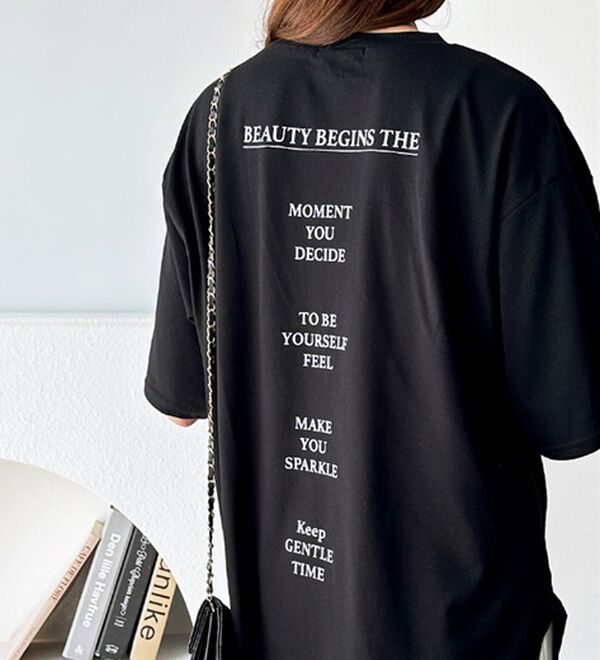 GeeRA（ジーラ）の「プリントチュニックＴシャツ（カットソー）」｜バックメッセージブラック