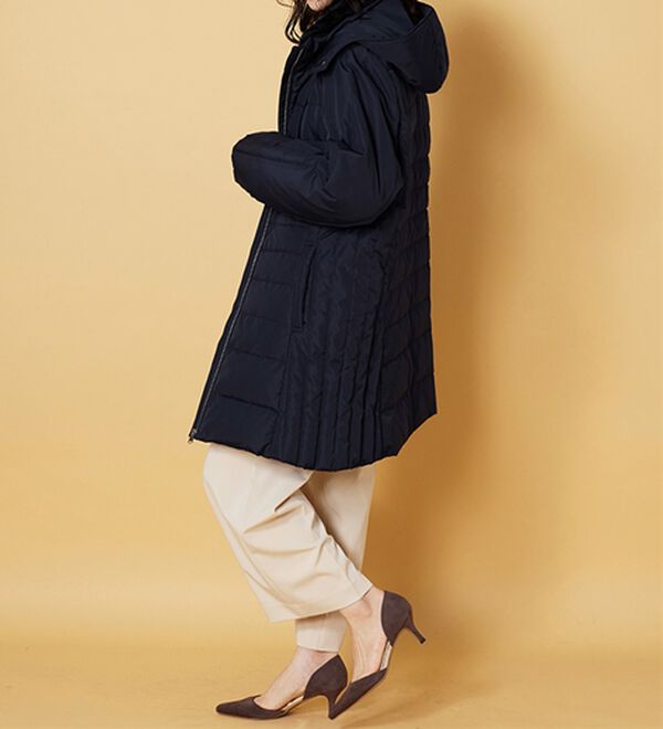 BELLUNA（ベルーナ）の「フレンチダウン使い細見えキルト切替ロングコート（ロングコート）」｜詳細画像