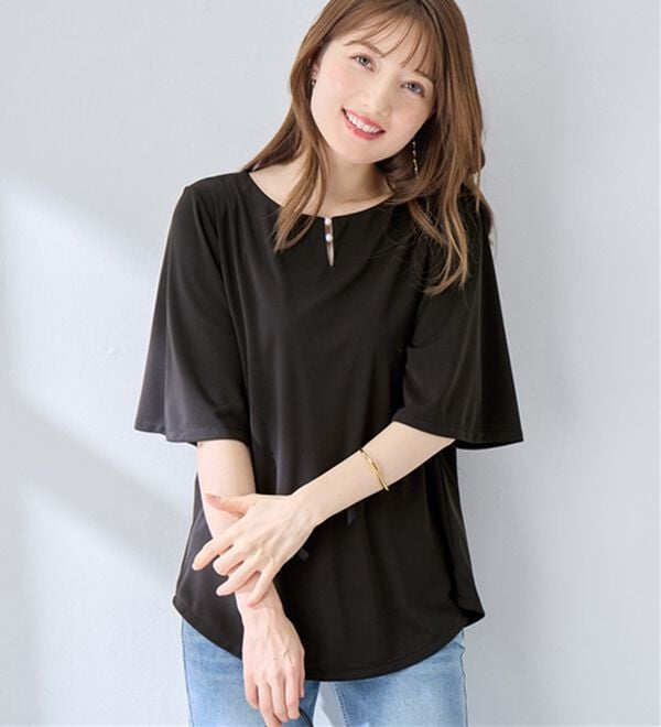 alotta（アロッタ）の「【接触冷感】パールデザイン５分袖Ｔシャツブラウス（ブラウス）」｜詳細画像