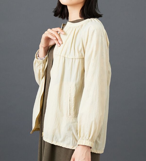 BELLUNA（ベルーナ）の「シアー素材ギャザーデザインブルゾン（ブルゾン）」｜詳細画像