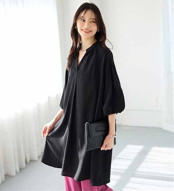 alotta（アロッタ）の「パフ袖とろみブラウスチュニックワンピース（チュニックワンピース）」｜ブラック
