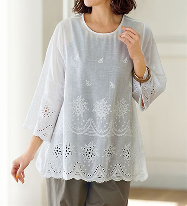 BELLUNA（ベルーナ）の「気になる夏の二の腕隠し！綿１００％刺しゅうブラウス（ブラウス）」｜オフ白