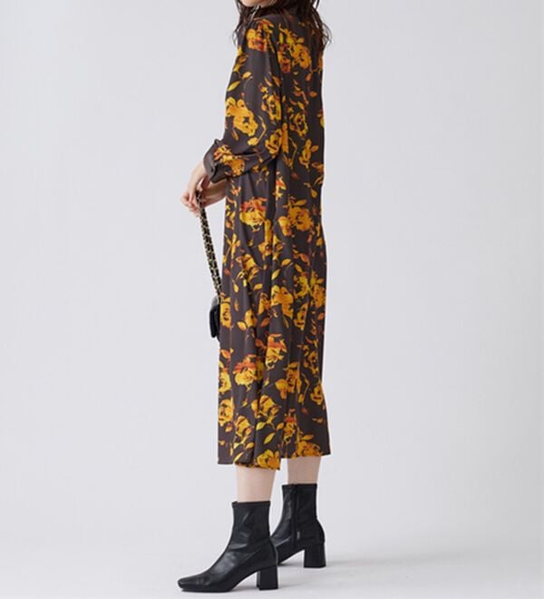 BELLUNA（ベルーナ）の「ビンテージ柄ピンタック使いワンピース（その他ワンピース）」｜詳細画像