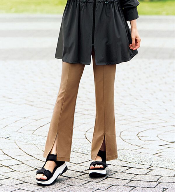 BELLUNA（ベルーナ）の「【ＵＮＤＯＶＥ】＜ＬＥＮＺＩＮＧ（ＴＭ）ＥＣＯＶＥＲＯ（ＴＭ）繊維混＞スリットフレアーパンツ（その他パンツ）」｜詳細画像