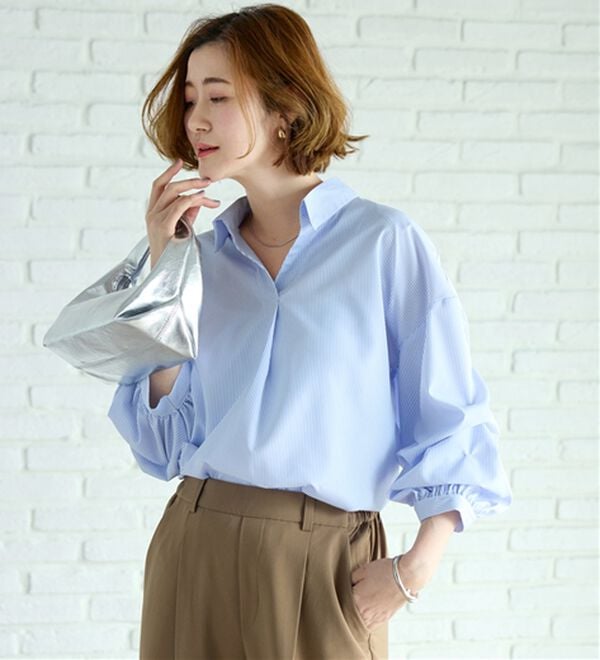 BELLUNA（ベルーナ）の「袖タックデザインスキッパーシャツ（シャツ）」｜細ストライプ