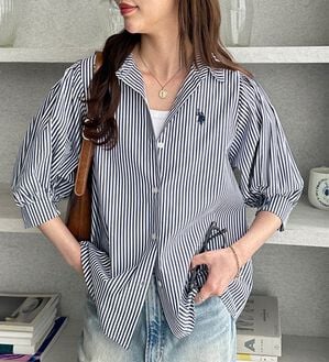 GeeRA（ジーラ）の「【Ｕ．Ｓ．　ＰＯＬＯ　ＡＳＳＮ．】ボリューム袖シャツブラウス（ブラウス）」｜ネイビー系ストライプ