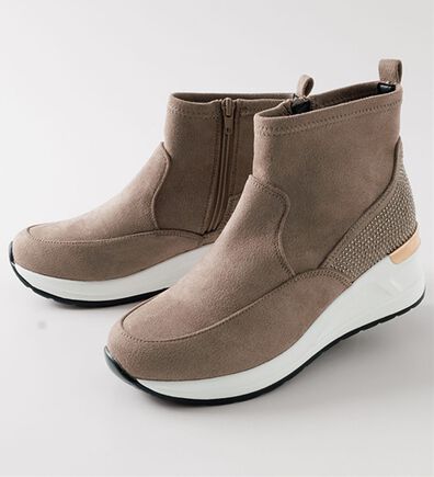 BELLUNA（ベルーナ）の「４Ｅ厚底ビジュー使いストレッチブーツ（ブーツ）」