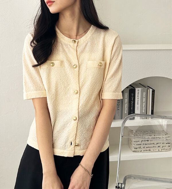 GeeRA（ジーラ）の「ゴールドボタンニットカーデ（ニットカーディガン）」｜詳細画像