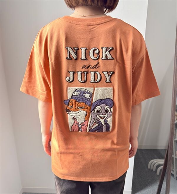 「＜Ｄｉｓｎｅｙ＞【ズートピア・ニック＆ジュディ】サガラ刺しゅうＴシャツ（Tシャツ）」｜詳細画像