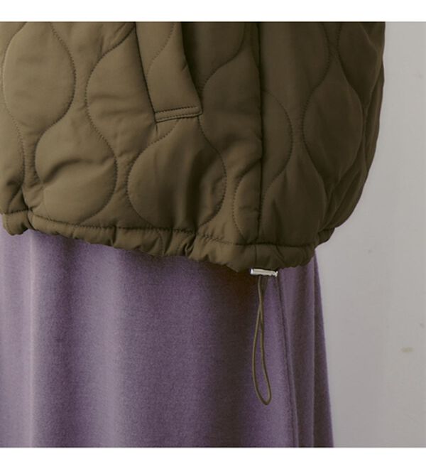 Viola e Viola（ヴィオラ エ ヴィオラ）の「衿ボア切替ウエーブキルトコート（ハーフコート）」｜詳細画像