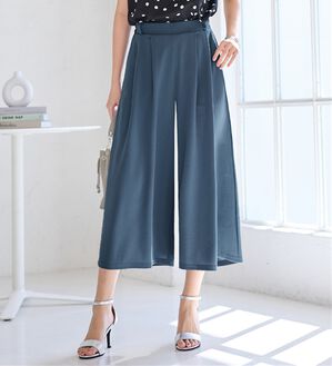 alotta（アロッタ）の「【４つの機能付】ひんやりドレープパンツ（ワイドパンツ・ガウチョ）」｜スモーキーブルー