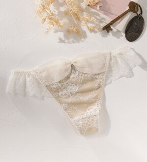 YU'NOW（ユナウ）の「【Ｔバック】メルティーショーツ（ショーツ）」｜ホワイト