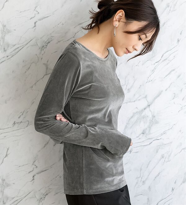 BELLUNA（ベルーナ）の「ベロア風フロッキーシアートップス（カットソー）」｜詳細画像