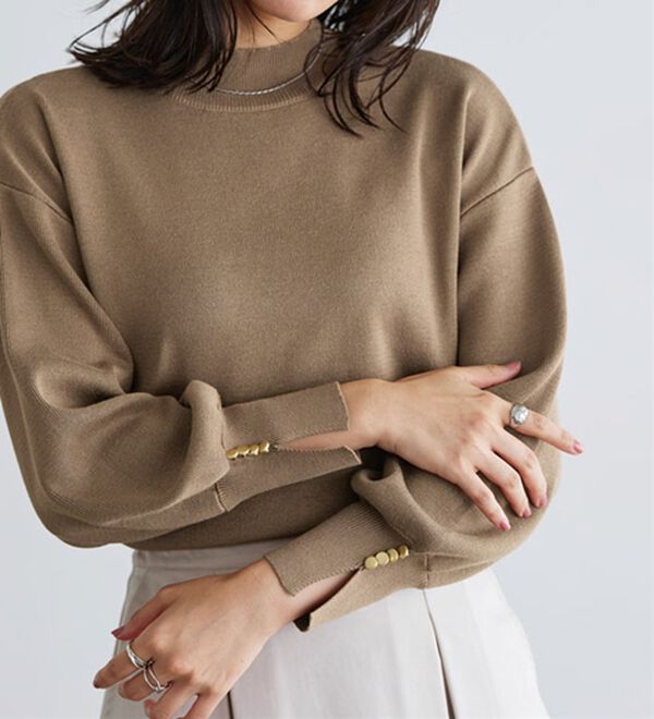 Pierrot（ピエロ）の「ゴールドボタンボリュームスリーブニット（ニット・セーター）」｜詳細画像