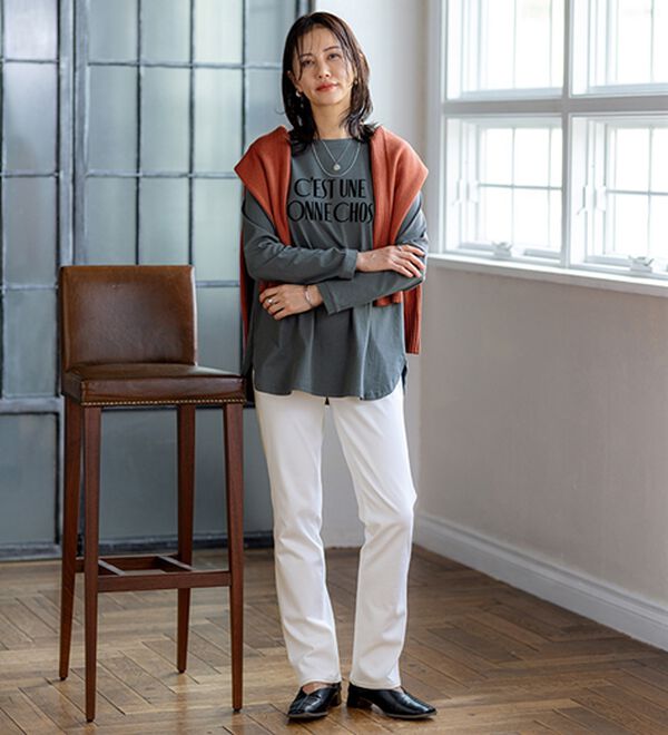 BELLUNA（ベルーナ）の「綿１００％素材フロッキーロゴ長袖Ｔシャツ（Tシャツ）」｜詳細画像