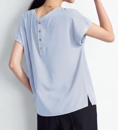 Viola e Viola（ヴィオラ エ ヴィオラ）の「【涼しく解決！】Ｔシャツ感覚で着られるブラウス（ブラウス）」