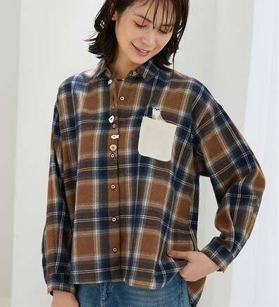 BELLUNA（ベルーナ）の「アニマル刺しゅう多ボタンデザインブラウス（ブラウス）」