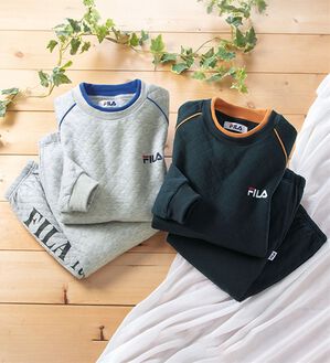 「【２着組】＜フィラ＞肌側綿１００％スポーティパジャマ（メンズルームウェア）」｜2着組