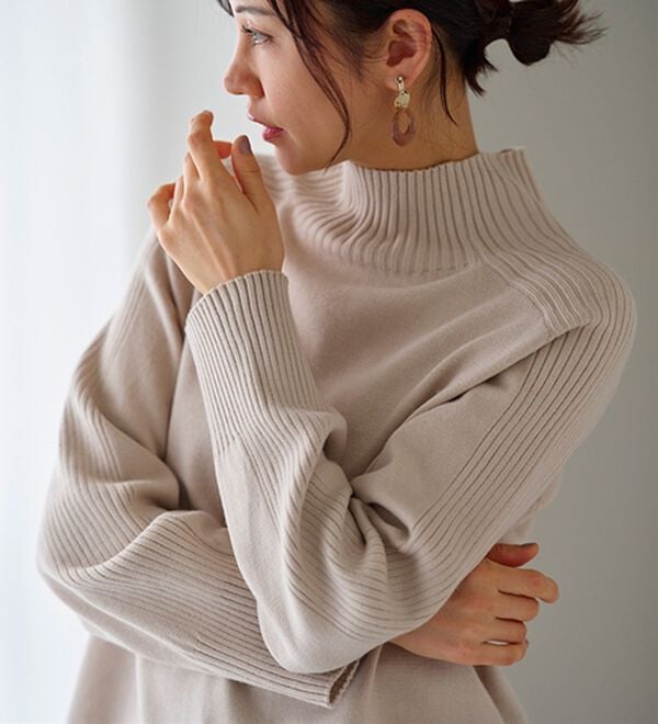BELLUNA（ベルーナ）の「トレーナーがカジュアルすぎる方に！洗えるリブハイネックニット（ニット・セーター）」｜詳細画像