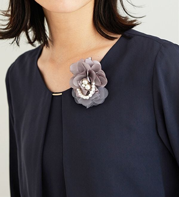 BELLUNA（ベルーナ）の「＜セレモニースタイル＞パール使いフラワーコサージュ（その他ファッション小物）」｜詳細画像