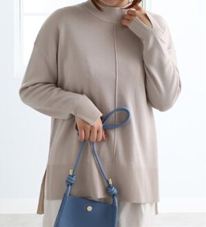 BELLUNA（ベルーナ）の「袖スリットデザインニットプルオーバー（ニット・セーター）」｜アイボリー