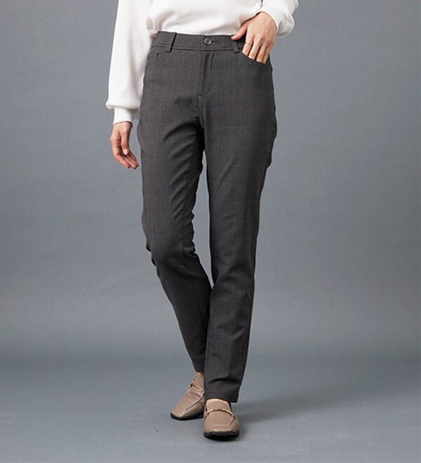 BELLUNA（ベルーナ）の「美脚ストレッチ裏起毛パンツ（フルレングスパンツ）」｜ダークチャコール系