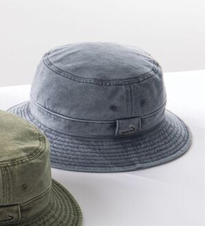 「＜クロコダイル＞こだわりの洗い加工帽子（メンズ帽子）」｜サハリブルー