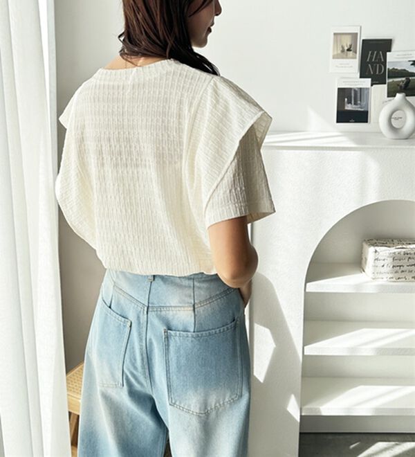 GeeRA（ジーラ）の「ラッフルショルダー表面感カットソー（カットソー）」｜詳細画像