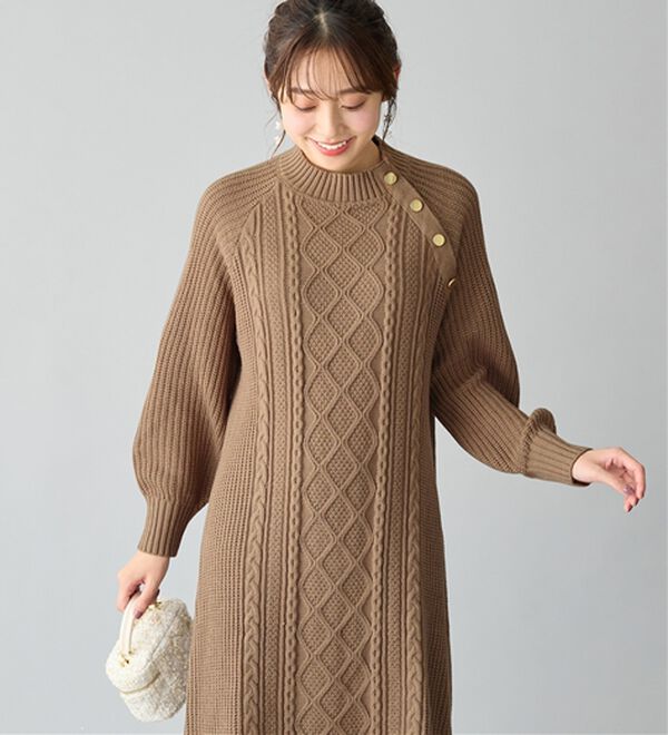 alotta（アロッタ）の「金ボタンケーブルニットワンピース（ニットワンピース）」｜詳細画像