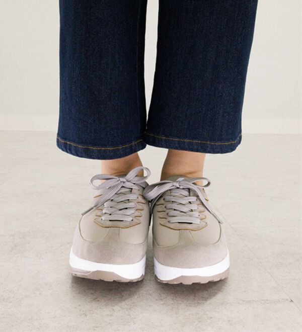 BELLUNA（ベルーナ）の「＜キナー＞さっと履ける！牛床革ローリングソールシューズ（スニーカー）」｜詳細画像