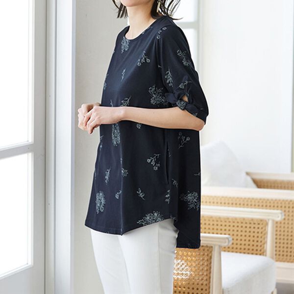 LAVIENNE（ラヴィエンヌ）の「ボタニカルのスッキリ見えチュニック（パジャマ・ルームウェア）」｜詳細画像