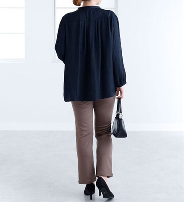 BELLUNA（ベルーナ）の「サテンドビー素材切替デザインブラウス（ブラウス）」｜詳細画像