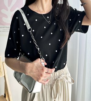 GeeRA（ジーラ）の「綿１００％ドット刺しゅうシルケットＴシャツ（Tシャツ）」｜ブラック系