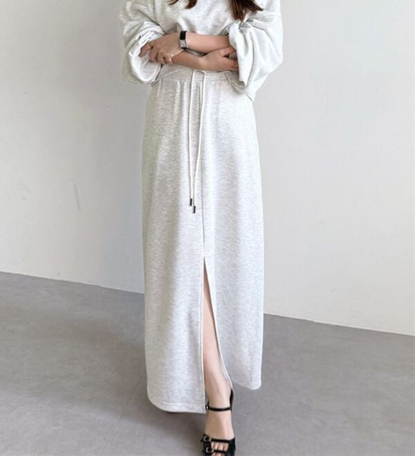 GeeRA（ジーラ）の「フロントスリットスウェットナロースカート（ロングスカート）」｜オートミール