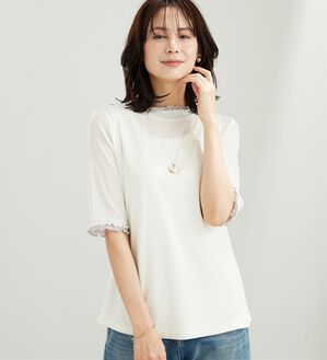 BELLUNA（ベルーナ）の「シアー素材重ね着風フリル衿プルオーバー（カットソー）」｜オフ白&times;グレー