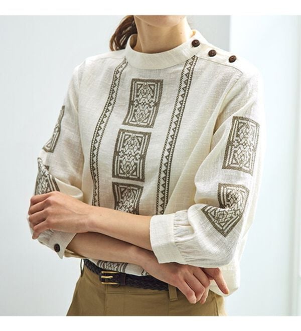 BELLUNA（ベルーナ）の「インド綿スラブ調素材幾何柄刺しゅうブラウス（ブラウス）」｜詳細画像