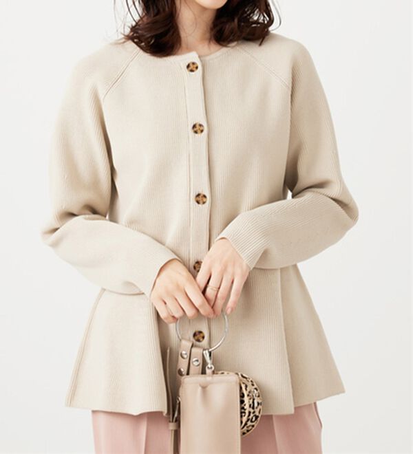 BELLUNA（ベルーナ）の「上品スポンディッシュニットペプラムカーディガン（ニットカーディガン）」｜詳細画像