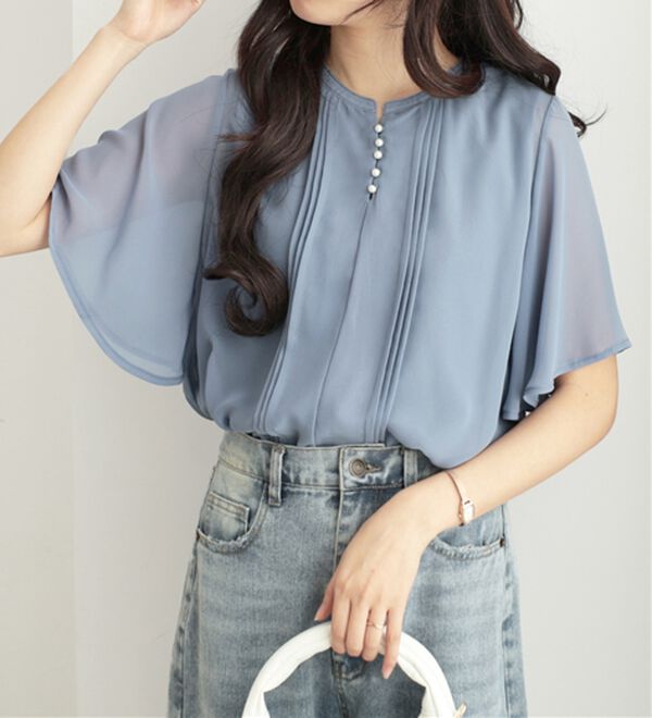 alotta（アロッタ）の「ピンタックパールボタンデザインブラウス（ブラウス）」｜詳細画像